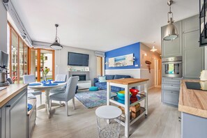 公寓 (13) | 手提電腦工作空間、熨斗/熨衫板、床單