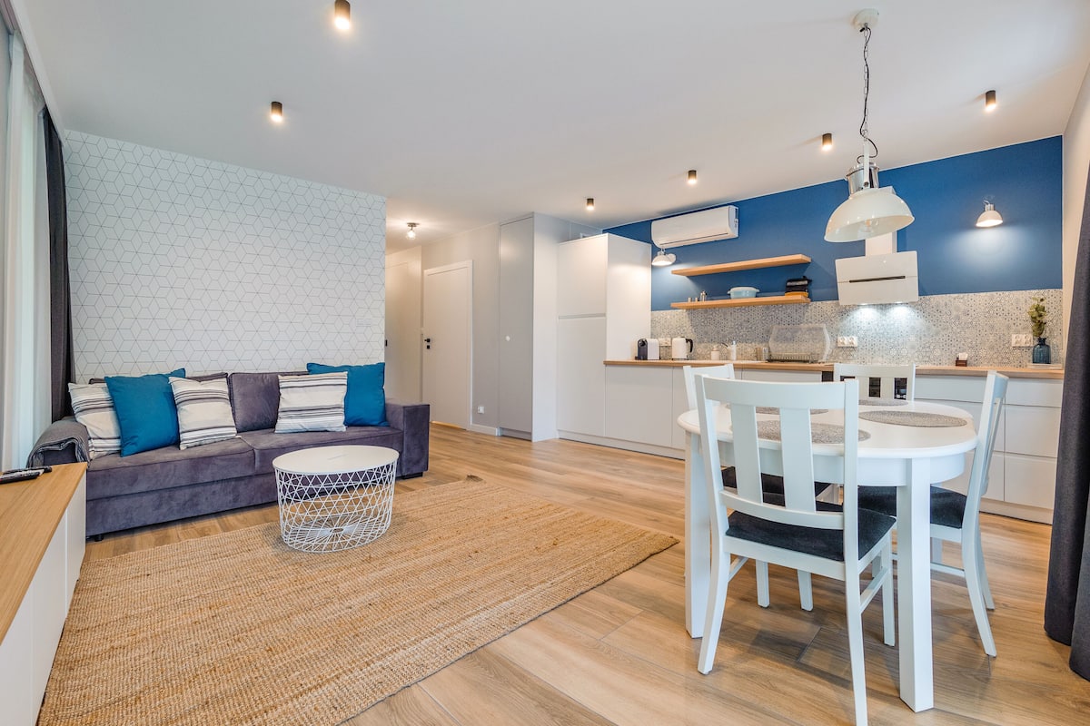 Apartament (4C) | Living area | Flat-screen TV