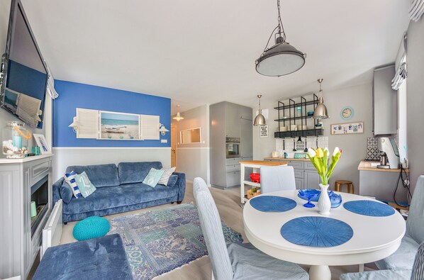 Apartment (13) | 1 bedroom, laptop workspace, iron/ironing board, bed sheets