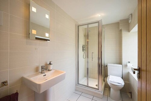 7d Ashbrook Mews Summ