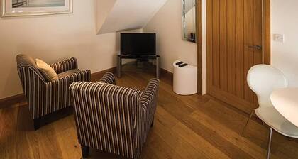 7d Ashbrook Mews Summ