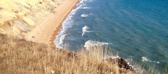  New Forest Barton-on-Sea cliff top, ground floor, garden apartment. 'Bayside'.