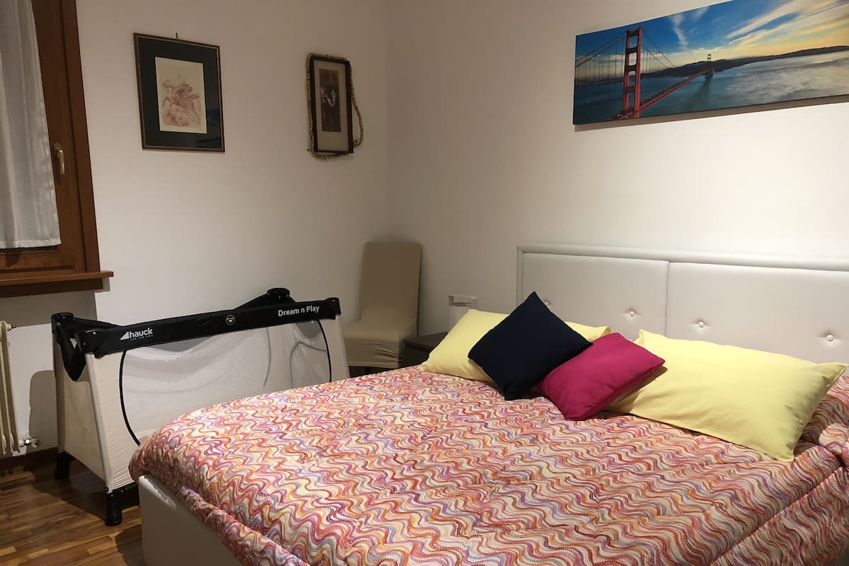 Superior tweepersoonskamer | Een minibar, verduisterende gordijnen, gratis wifi, beddengoed