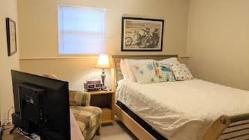 1 dormitorio, tabla de planchar con plancha, wifi y ropa de cama
