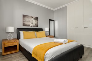 2 bedrooms, iron/ironing board, Internet, bed sheets