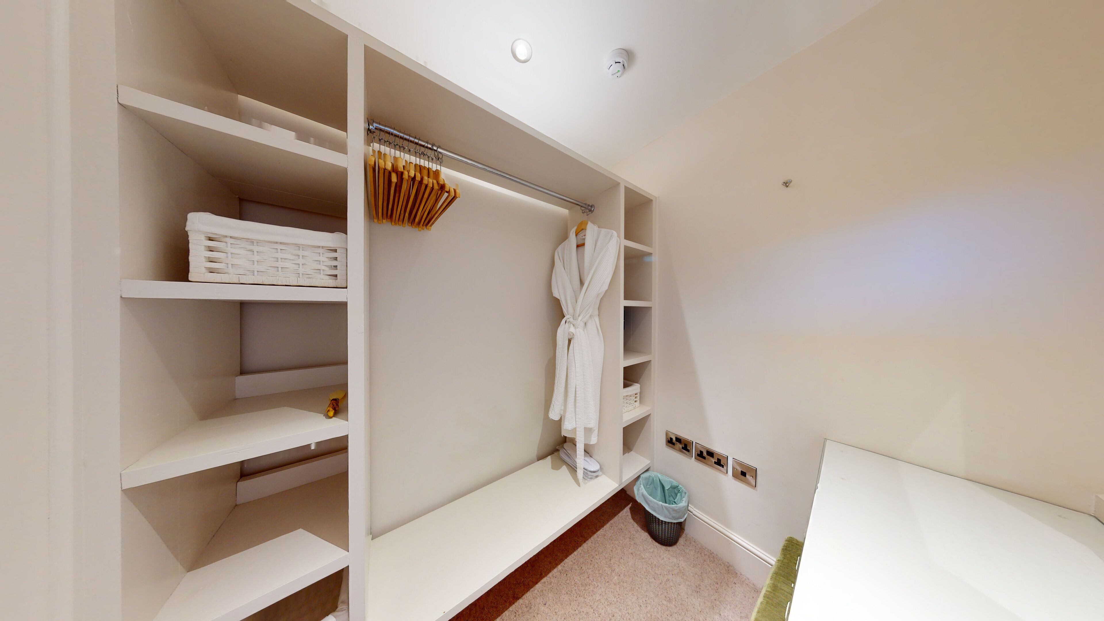deluxe king suite | 1 bedroom, in-room safe, iron/ironing board, free wifi
