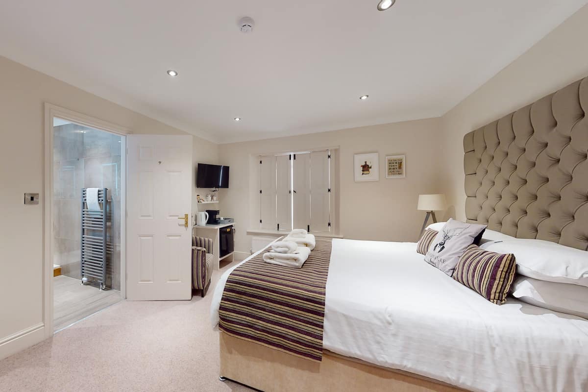 In-room safe, iron/ironing board, free WiFi, bed sheets