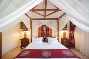 2 bedrooms, in-room safe, iron/ironing board, WiFi