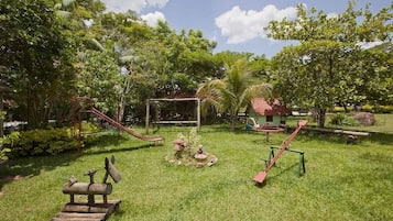 Children’s play area – outdoor