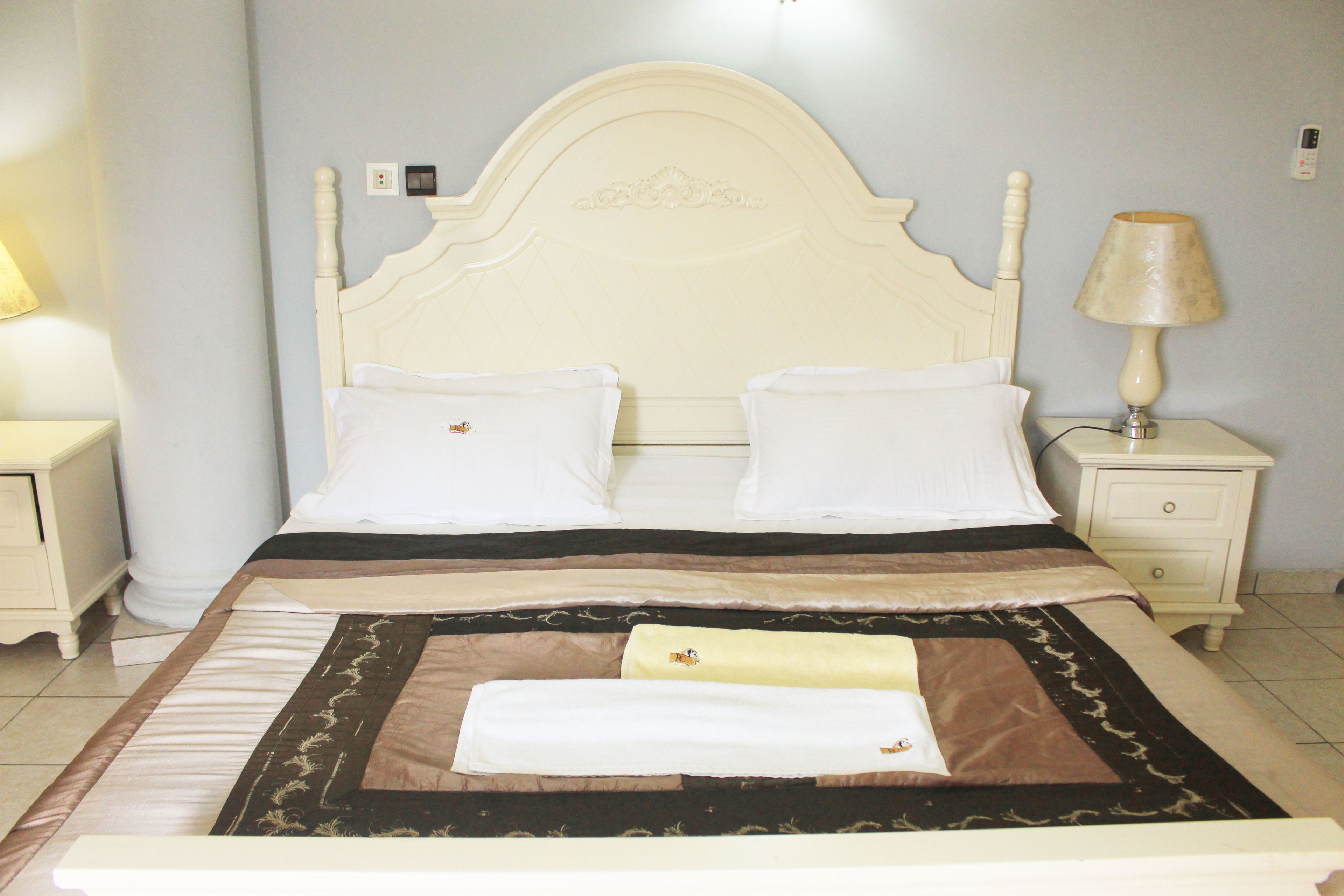 Appartement | Bureau, espace de travail pour ordinateurs portables