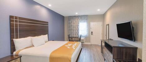 Bureau, rideaux occultants, fer et planche à repasser, Wi-Fi gratuit