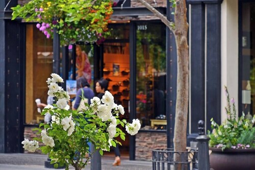 Santana Row Properties #5 - Silicon Valley Getaway