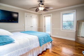 5 habitaciones, escritorio y tabla de planchar con plancha 