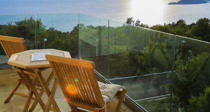 Erstaunliche Aussichten. Charmant und glücklich pleace. Fröhliche Atmosphäre.