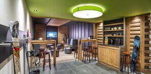 Interior - Wifi, view mountain, fitness, swimming pool, sauna, hammam, balcony, parking, ski locker, 100m² (Les Saisies)