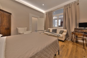 2 bedrooms, iron/ironing board, travel crib, free WiFi