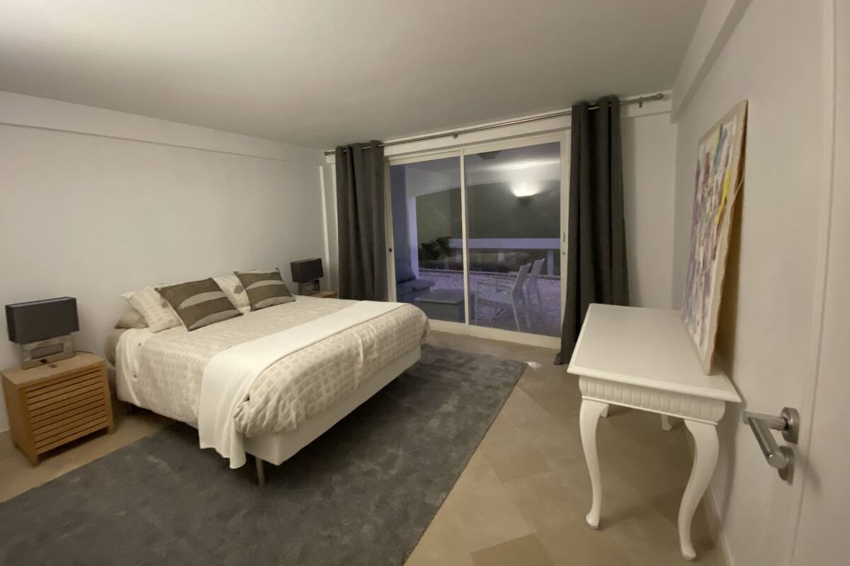 In-room safe, individually decorated, individually furnished, desk