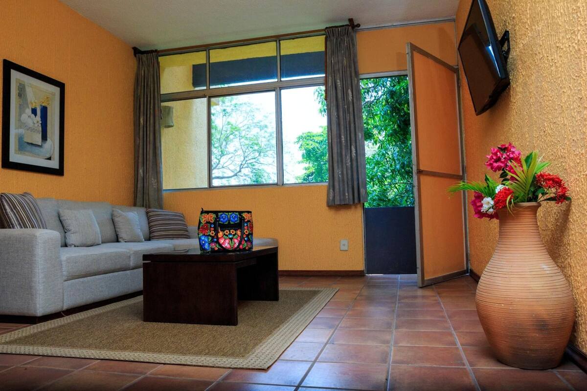 32-inch flat-screen tv with cable channels, tv