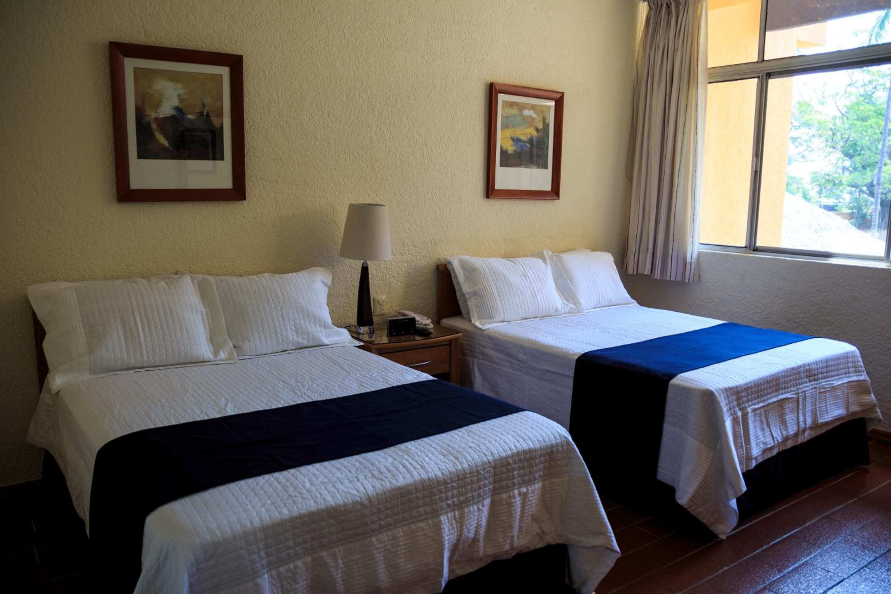 1 bedroom, premium bedding, down duvets, laptop workspace