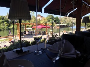 Free daily full breakfast - The Swanpark Hotel (Sile)