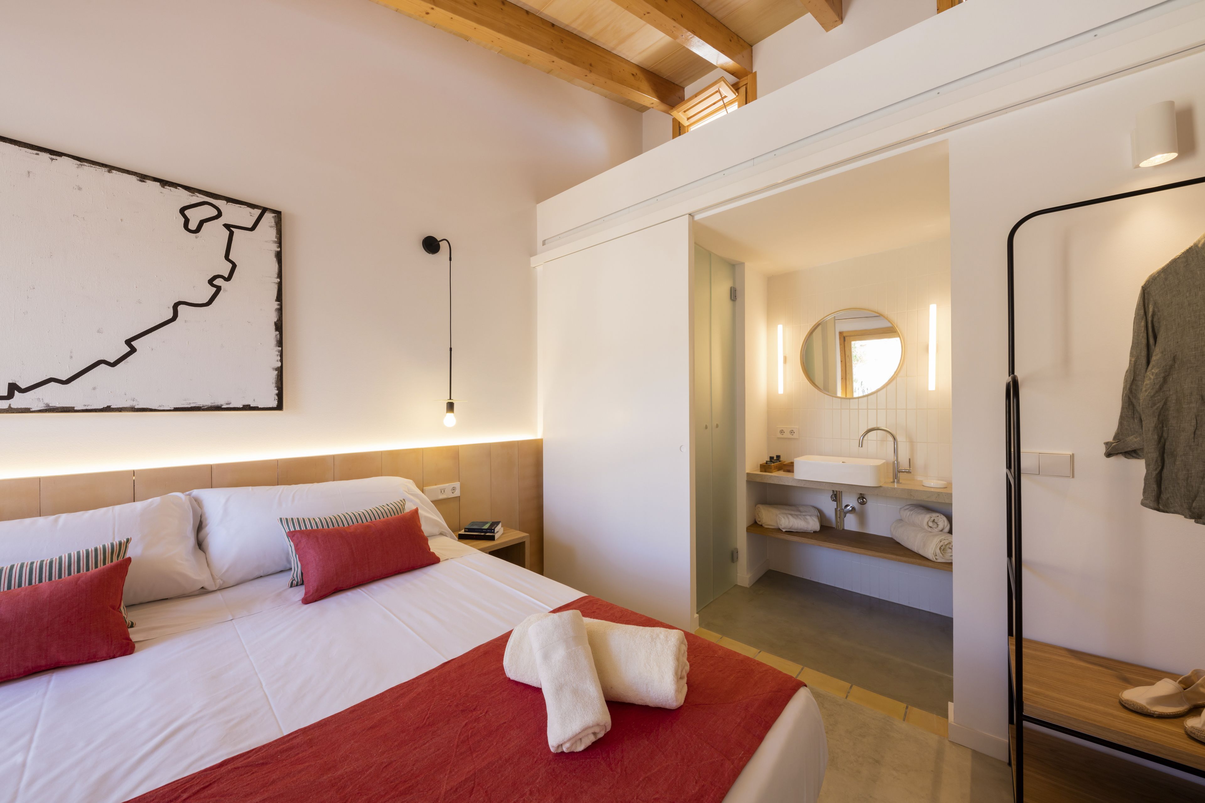 Quarto superior | Roupas de cama premium, frigobar, cofres nos quartos, escrivaninha