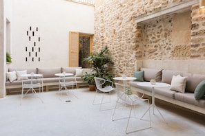 Terrace/patio - ARA Alcudia Hotel - Adults Only (Alcúdia)