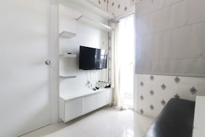 Apartment, 2 Bedrooms | Bed sheets - Green Pramuka City by SR Property (Jakarta)