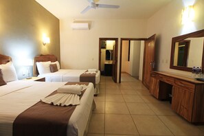 Standard Quadruple Room | Bed sheets - Rincón Resort (Rincón de Guayabitos)
