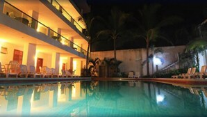 Outdoor pool - Rincón Resort (Rincón de Guayabitos)