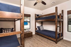 2 chambres, fer et planche à repasser, Wi-Fi, literie fournie