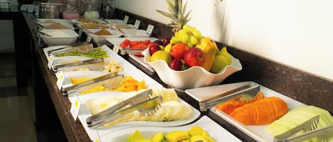 Free daily buffet breakfast