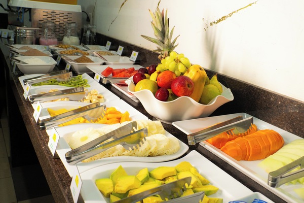 Free daily buffet breakfast