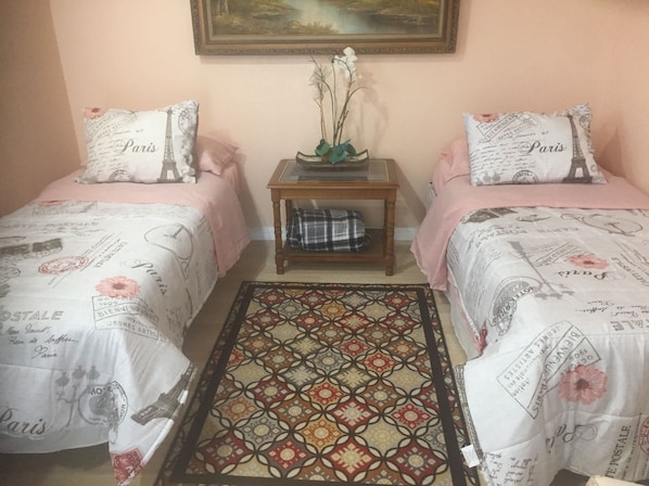 1 chambre, fer et planche à repasser, Wi-Fi, literie fournie