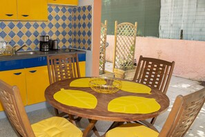 Dining - COMFORTABLE STUDIO 5 MINS FROM THE SEA (Sainte-Anne)