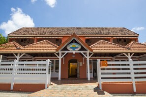 Exterior - COMFORTABLE STUDIO 5 MINS FROM THE SEA (Sainte-Anne)