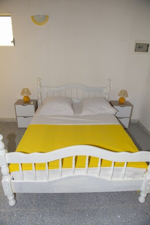 1 bedroom, iron/ironing board, WiFi - COMFORTABLE STUDIO 5 MINS FROM THE SEA (Sainte-Anne)