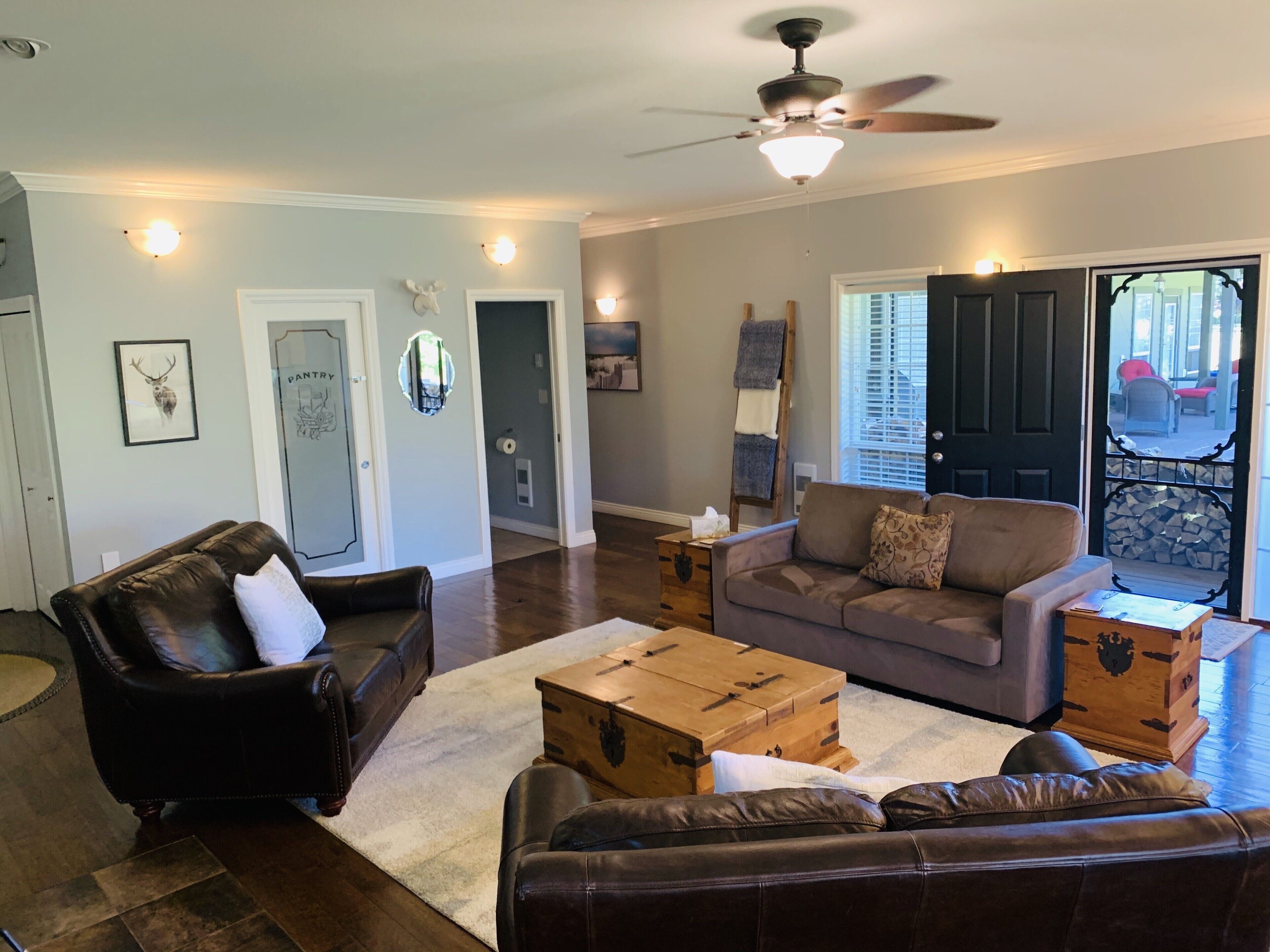 Smart TV, fireplace, video games, books