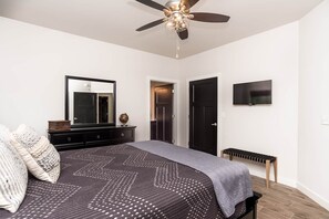 2 habitaciones, tabla de planchar con plancha, wifi y ropa de cama