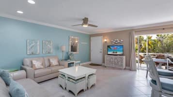 Condo (A1 2BED/2BATH) | Living room | Flat-screen TV