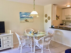 Condo (A2 1BED/1BATH) | Exterior