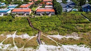 Condo (A6 1BED/1BATH) | Beach | Beach nearby, beach towels