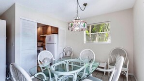 Condo | Private kitchen - E4 2bed/2bath (Sanibel)