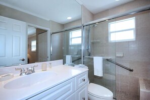 Bathroom - F1 2bed/2bath (Sanibel)