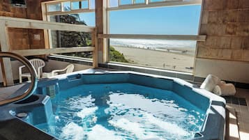 Indoor spa tub