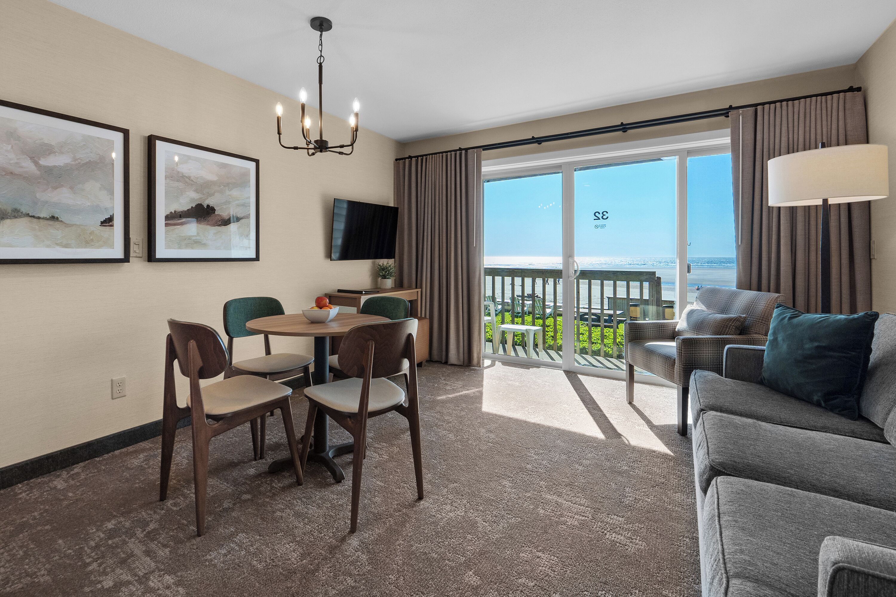 family suite, 1 bedroom | 1 bedroom, blackout curtains, free wifi, bed sheets