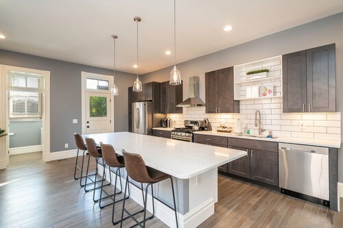 Spacious 3BR in The Grove | Walk to Restaurants & Venues | St. Louis