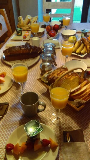 Free daily continental breakfast  - Douvilla (Douville)