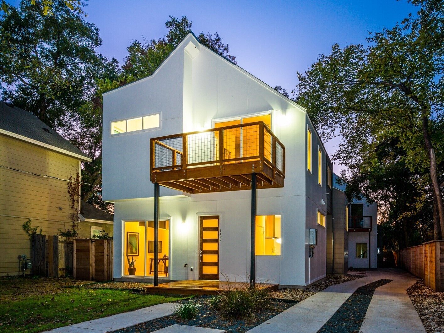 Less than 3 miles from downtown, it's minutes away from all Austin has to offer!