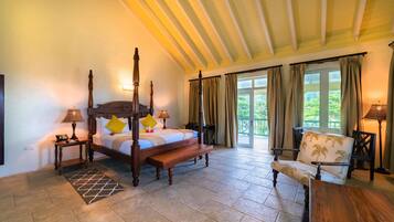 Couette en duvet d'oie, coffres-forts dans les chambres