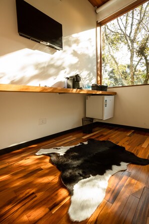 华丽双人房, 1 张大床, 花园景观 | 高档床上用品、迷你吧（备有免费物品）、特色家居、办公桌